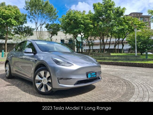 2023 Tesla Model Y Long Range 閃電銀