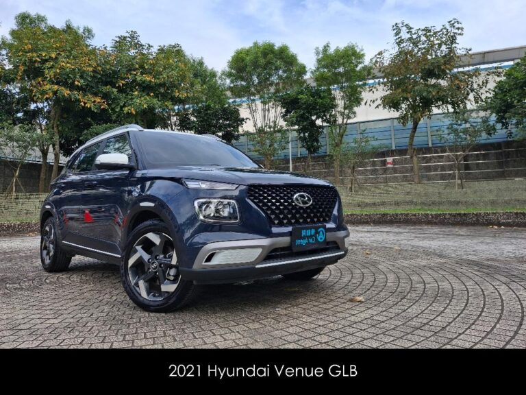2021-Hyundai-Venue-GLB-藍白色