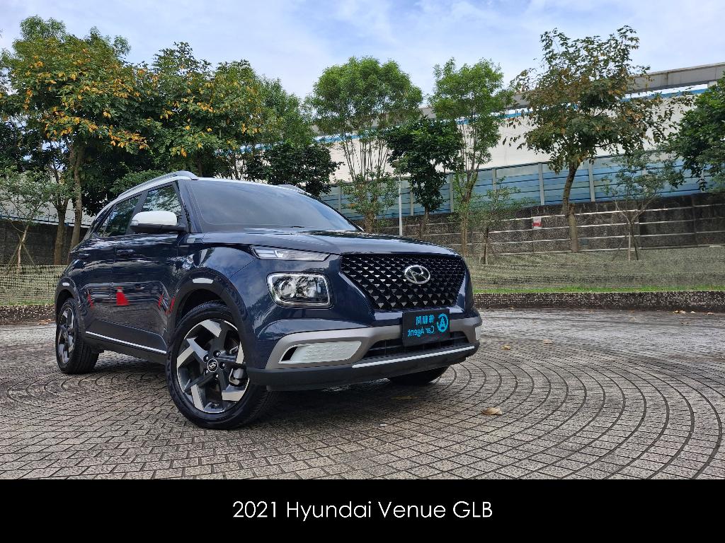 2021-Hyundai-Venue-GLB-藍白色
